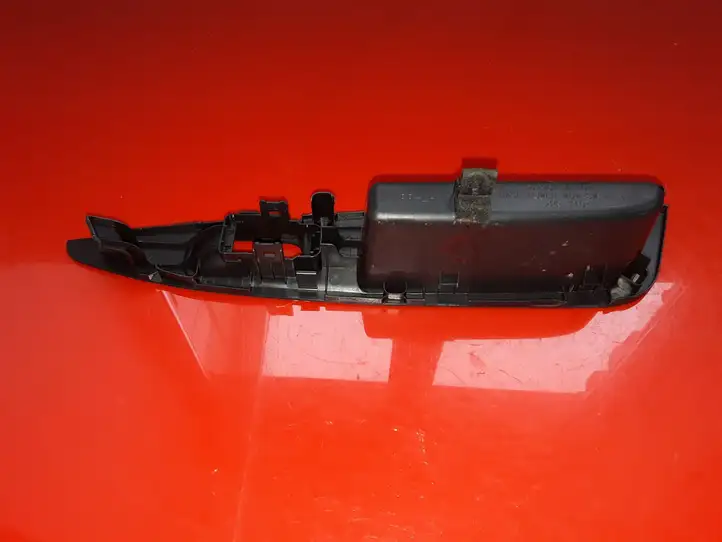 Nissan Qashqai (2013 - 2017) 829614EA0AX Накладка кнопки стеклоподъемника — фото 2