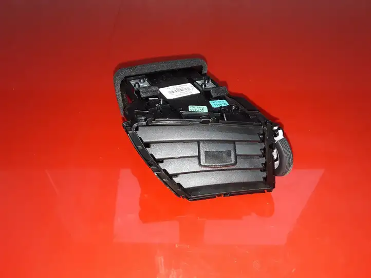 Nissan Qashqai (2013 - 2017) 687604EA0A Боковой воздушный дефлектор — фото 1