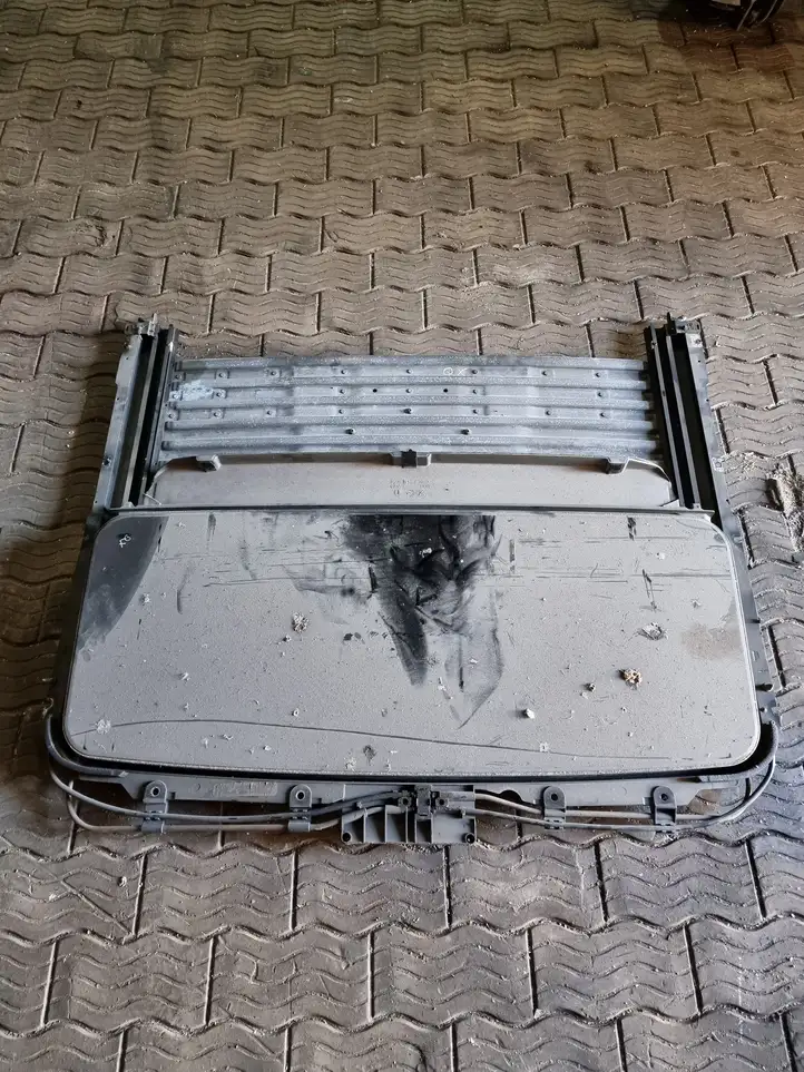 Infiniti QX56 (2004 - 2007)  912057S612 Комплект раздвижной крыши