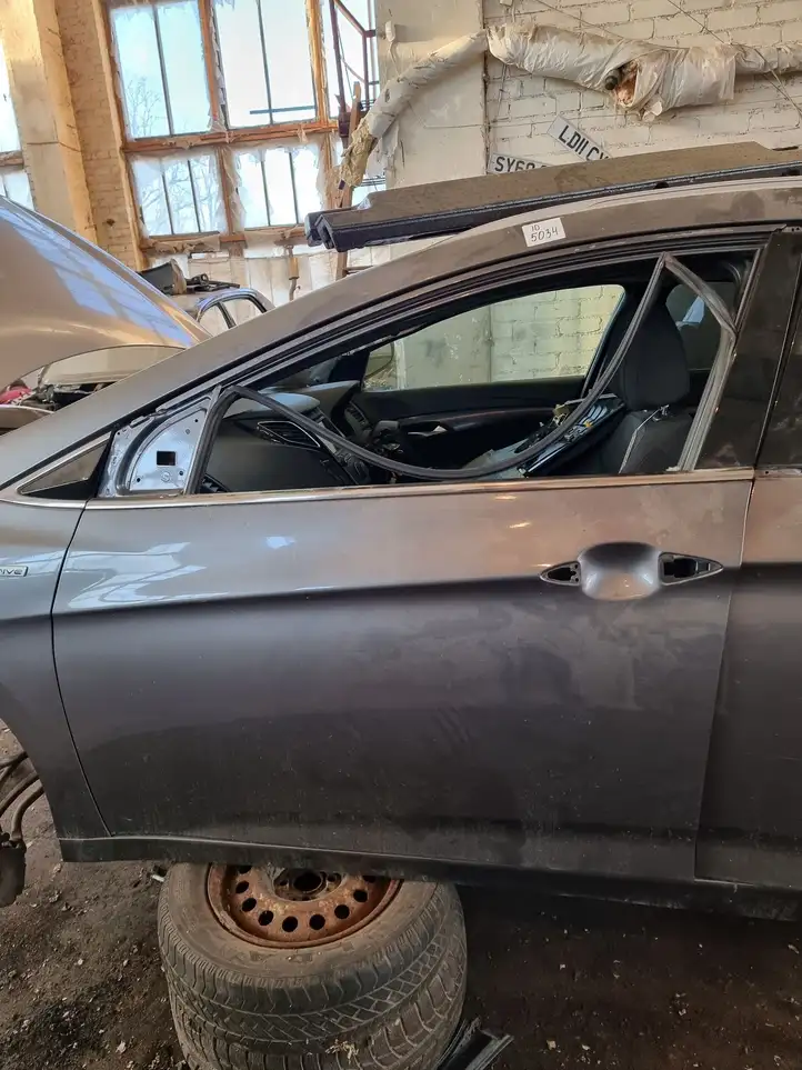 Hyundai i40 (2011 - ) Дверь — фото 1