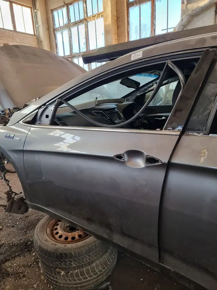 Hyundai i40 (2011 - ) Дверь — фото 3