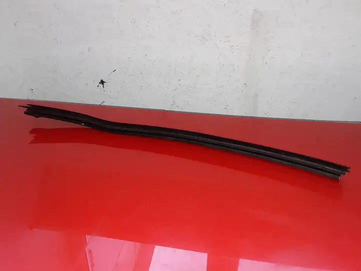 Nissan Qashqai (2013 - 2017) Уплотнитель кузова — фото 3