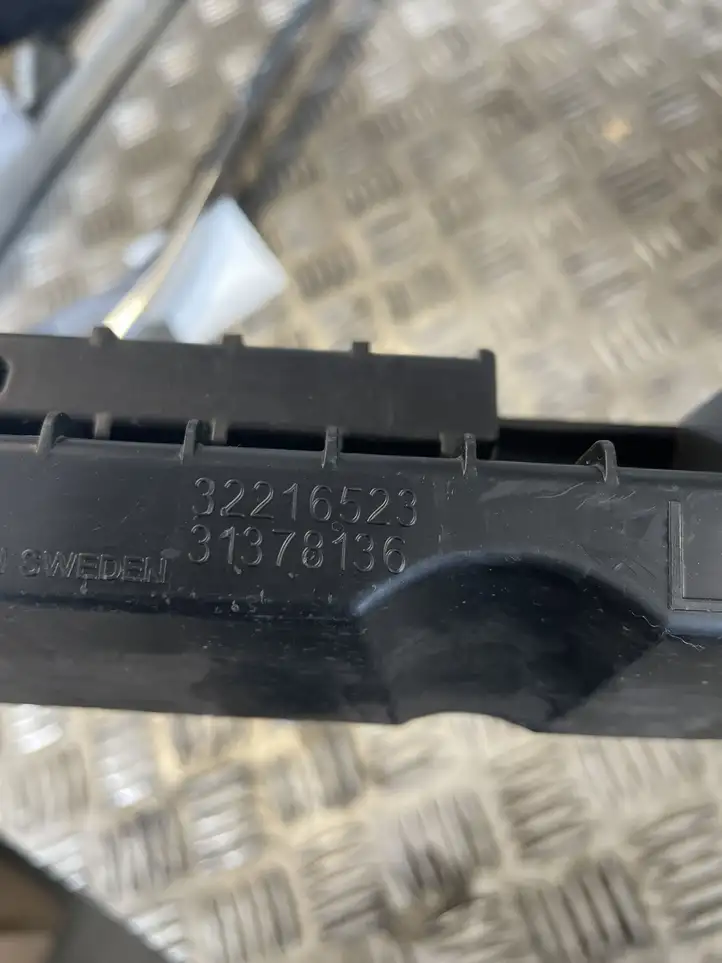 Volvo XC90 (2014 - 2019) 32216523 Прочие детали моторного отсека — фото 2