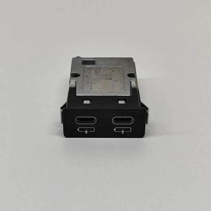 8711938 BMW 1 F40 USB jungtis