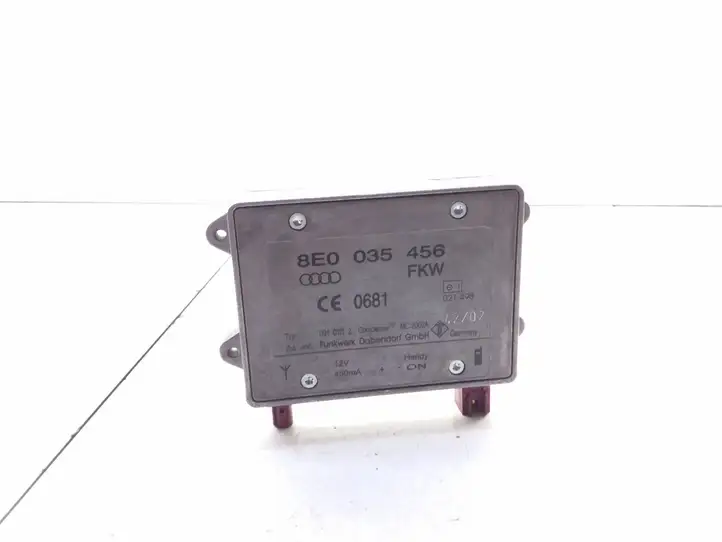 Audi A6 S6 C5 4B (2001 - 2004) 8E0035456 Усилитель антенны — фото 1