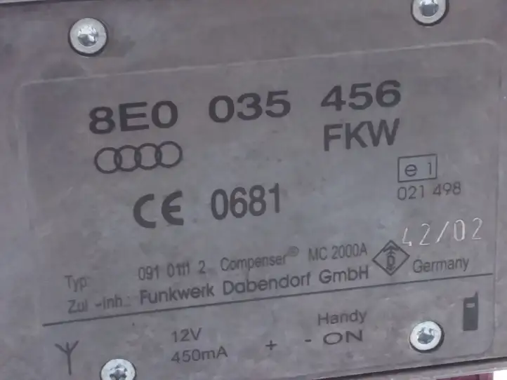 Audi A6 S6 C5 4B (2001 - 2004) 8E0035456 Усилитель антенны — фото 2