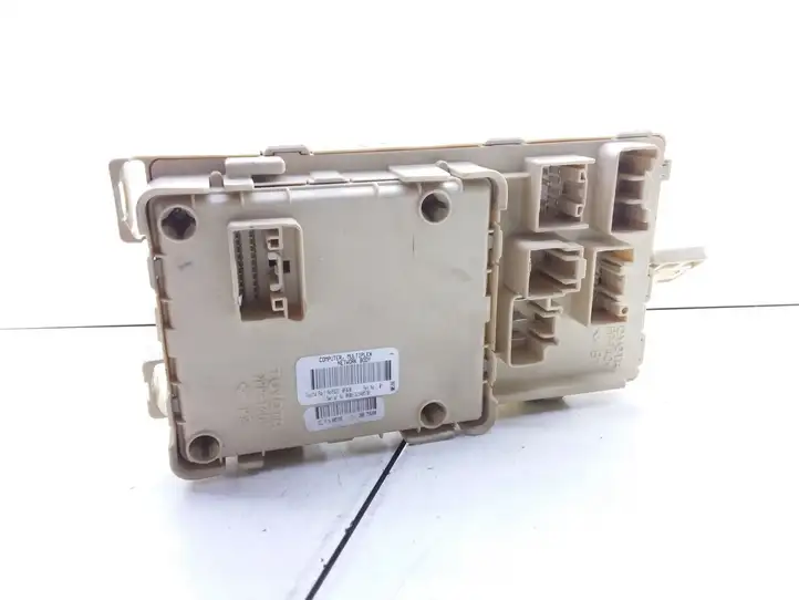 Toyota Corolla Verso AR10 (2004 - 2009) 892210F020 Блок предохранителей — фото 3
