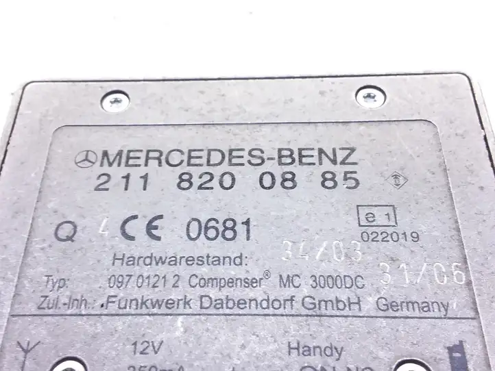 Mercedes-Benz C W203 (2000 - 2007) 2118200885 Усилитель антенны — фото 3
