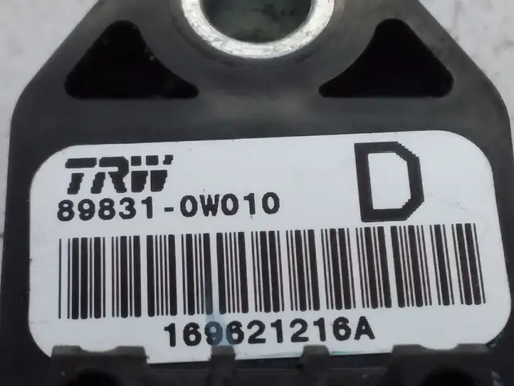 Toyota Corolla Verso AR10 (2004 - 2009)  898310W010 Датчик удара надувных подушек