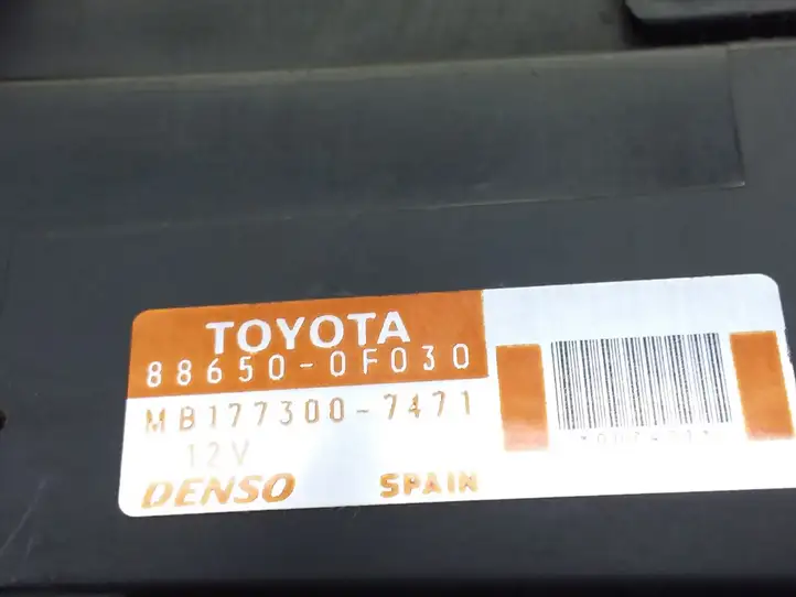 Toyota Corolla Verso AR10 (2004 - 2009) 886500F030 Прочие блоки управления — фото 4