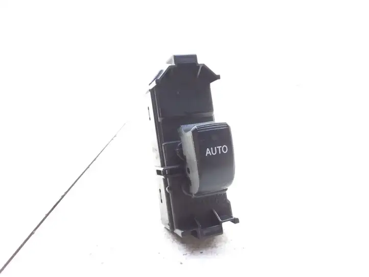 Toyota Corolla Verso E121 (2001 - 2004) 8403013030 Кнопка стеклоподъемников — фото 1