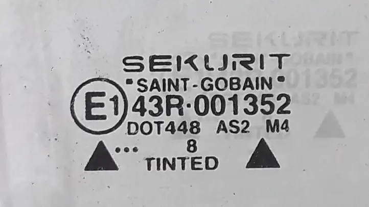 Volkswagen Golf IV (1998 - 2005) E143R001352 Стекло задней двери — фото 2