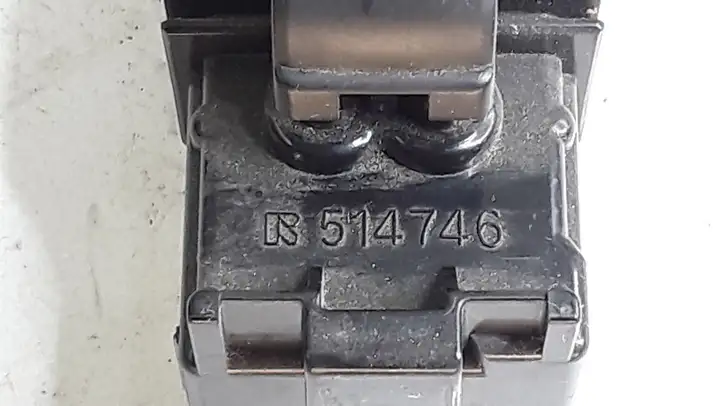 Toyota Avensis Verso (2001 - 2004) 514746 Блок кнопок стеклоподъемников — фото 3