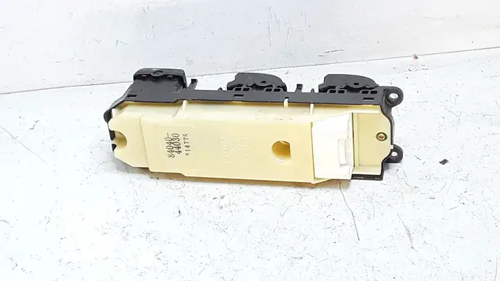Toyota Avensis Verso (2001 - 2004) 8404044030 Блок кнопок стеклоподъемников — фото 4
