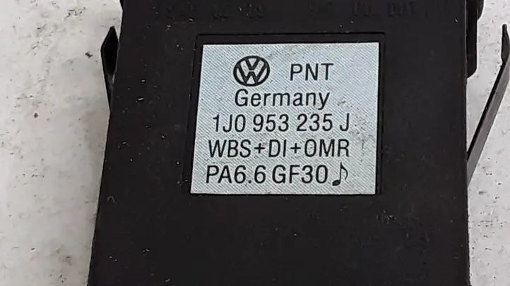 Volkswagen Golf IV (1998 - 2005)  1J0953235J Включатель аварийных фонарей