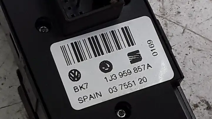 Skoda Fabia Mk1 (6Y) (1999 - 2007) 1J3959857A Блок кнопок стеклоподъемников — фото 3