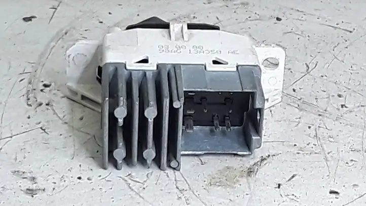 Ford Focus (1998 - 2004) 98ag13a350ae Включатель аварийных фонарей — фото 1