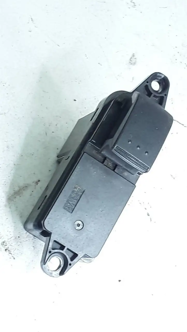 Mazda 6 (2005 - 2007) GP9A66370 Кнопка стеклоподъемников — фото 2