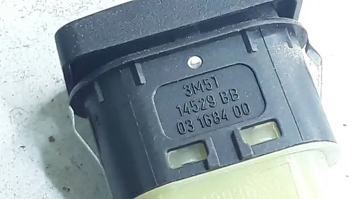 Ford Focus (2005 - 2008) 3M5T14529BB Кнопка стеклоподъемников — фото 4
