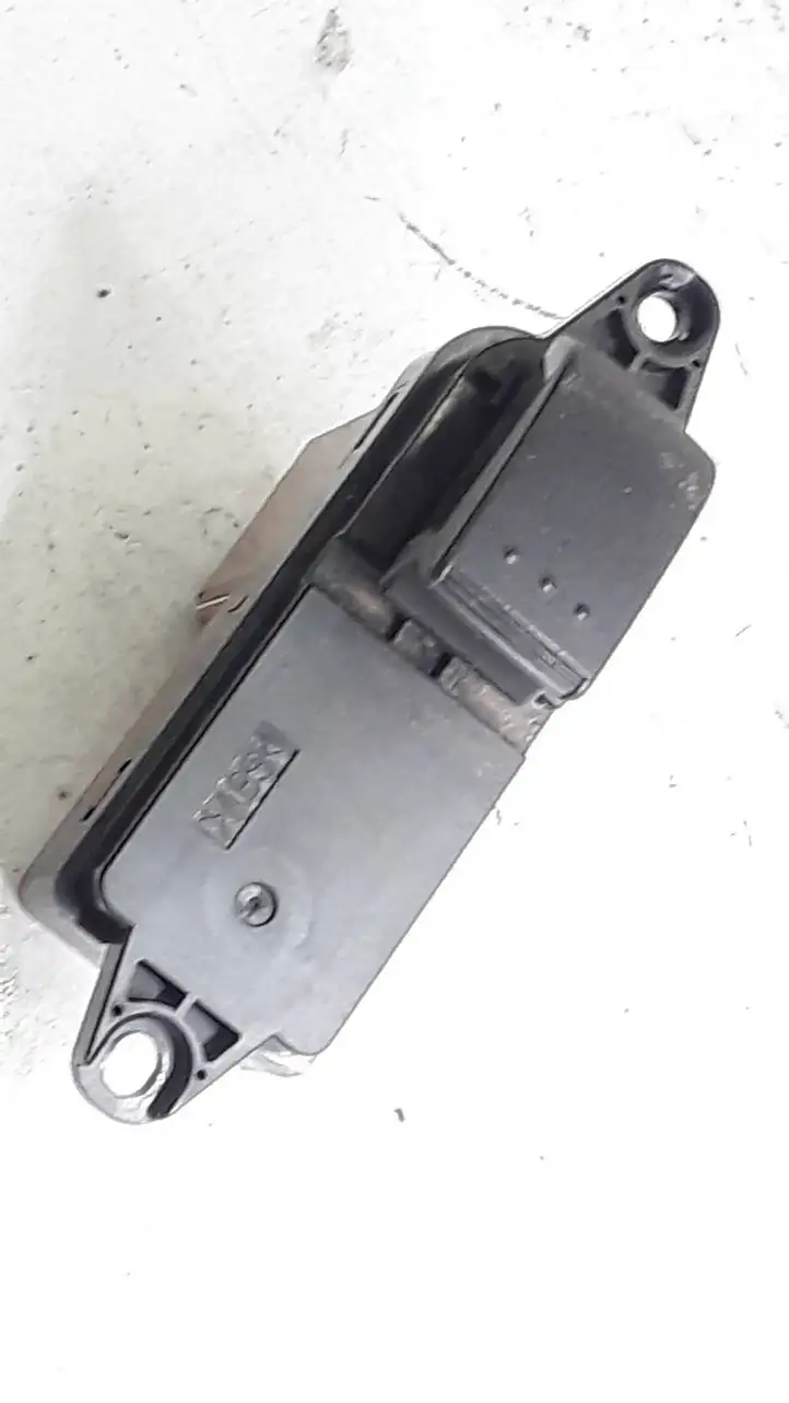 Mazda 6 (2005 - 2007) GP9G66380 Кнопка стеклоподъемников — фото 2