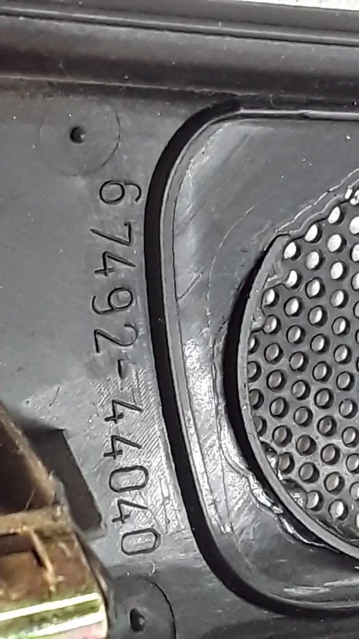 Toyota Avensis Verso (2001 - 2004) 6749144040 Прочая отделка передней двери — фото 3