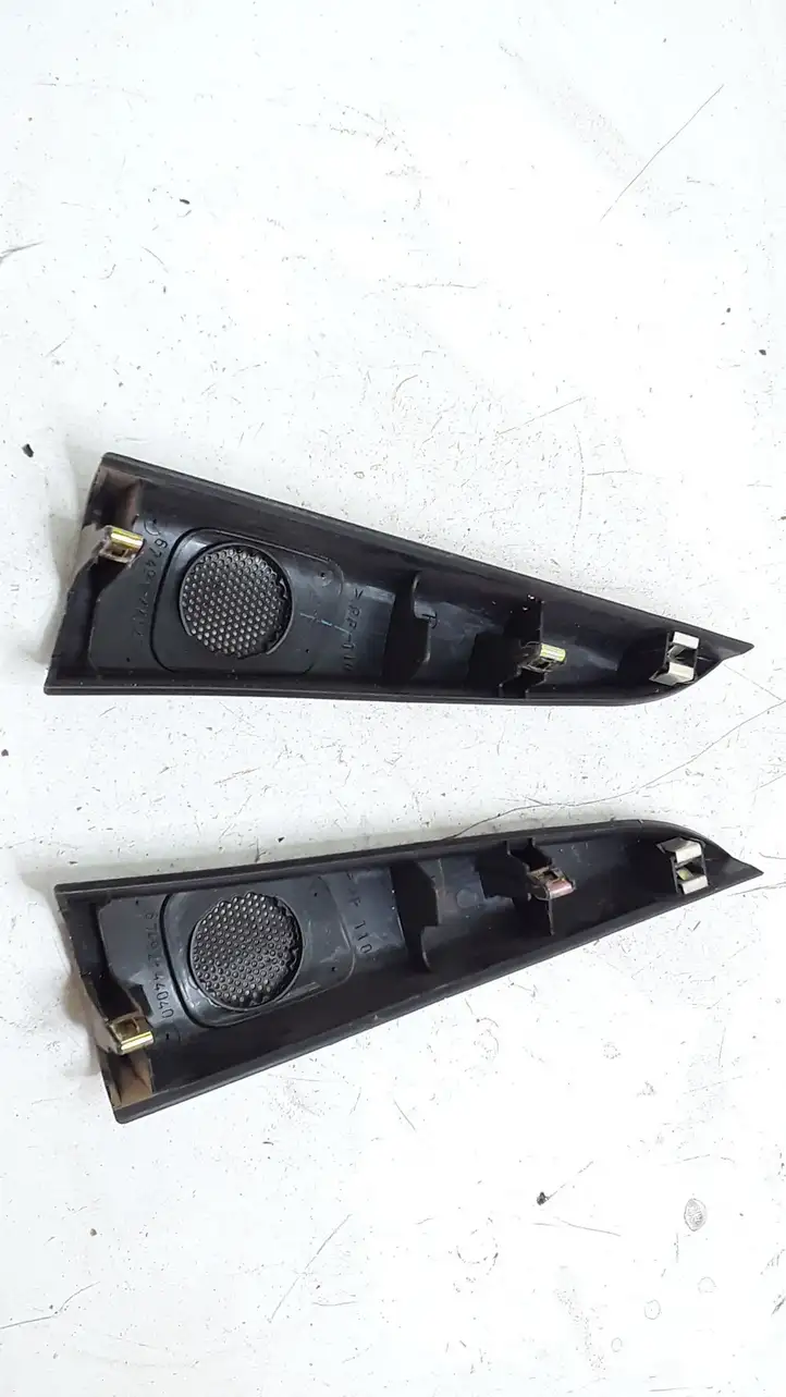 Toyota Avensis Verso (2001 - 2004) 6749144040 Прочая отделка передней двери — фото 4