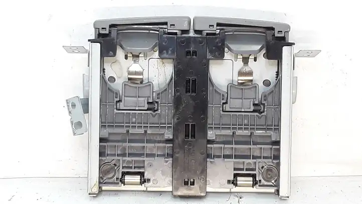 Toyota Avensis Verso (2001 - 2004) 5562944020 Передний подстаканник — фото 2