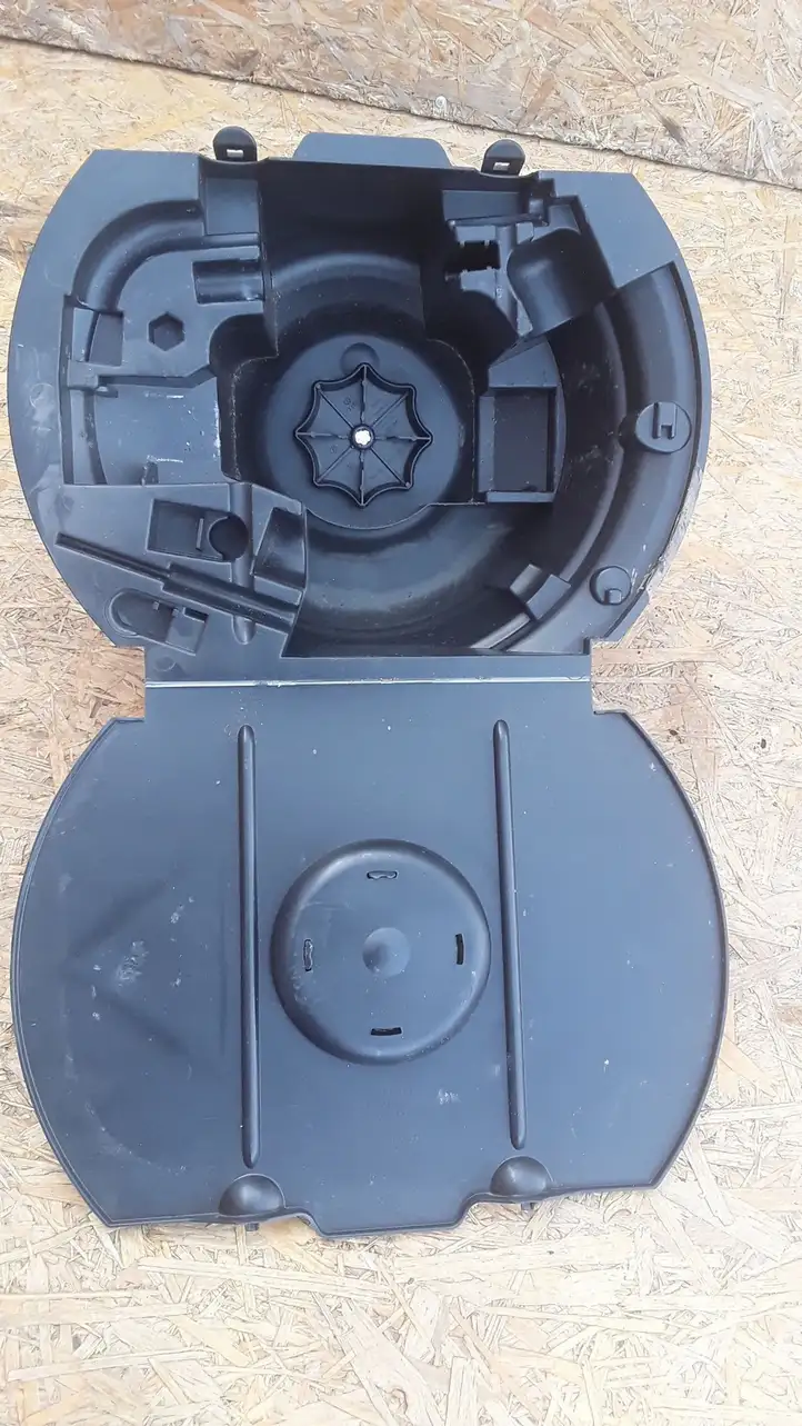 Skoda Fabia Mk1 (6Y) (1999 - 2007)  6Q0012115 Ящик для инструментов