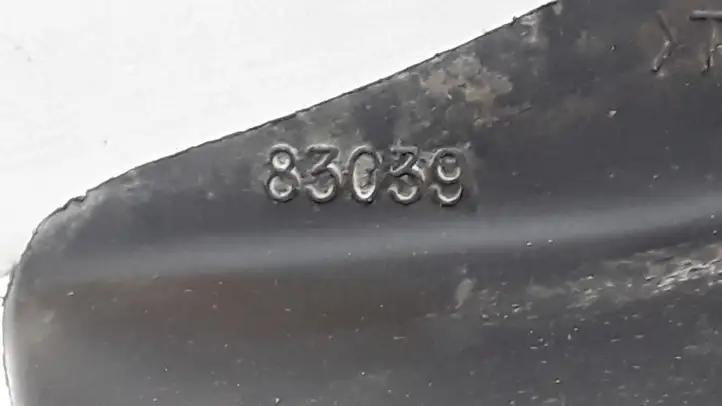 Chrysler Voyager (2001 - 2004)  83039 Задний брызговик