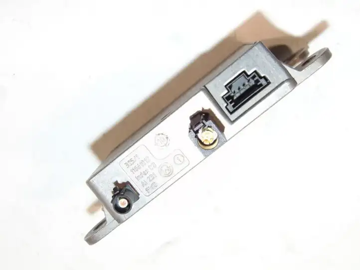 Mercedes-Benz ML W164 (2005 - 2011) A2219055000 Усилитель антенны — фото 2