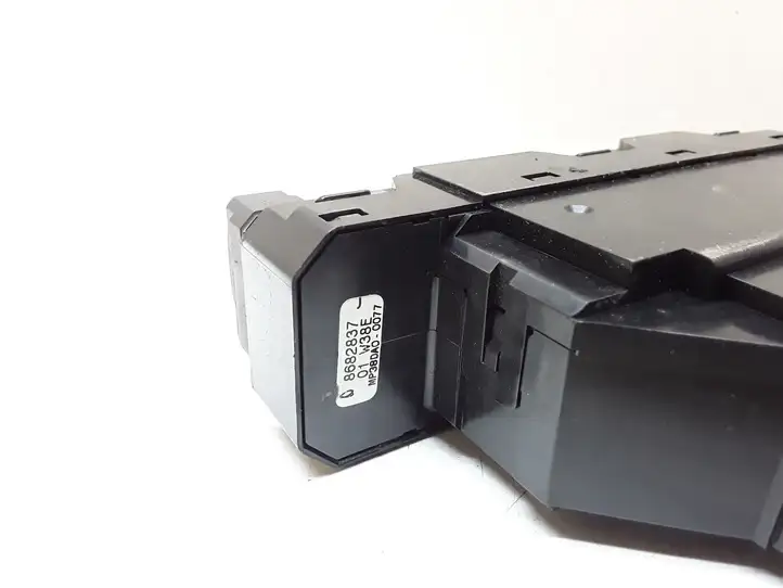 Volvo S60 (2000 - 2004) 8682837 Кнопка стеклоподъемников — фото 3