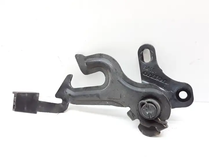 Volvo V70 (2007 - 2013)   Ручка капота