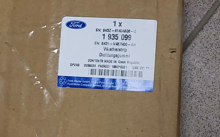 Ford Transit VII (2019 - ) Уплотнитель багажной двери (кузов) — фото 2