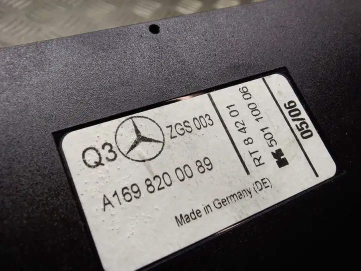 Mercedes-Benz B-class W245 (2005 - 2008) A1698200089 Усилитель антенны — фото 4