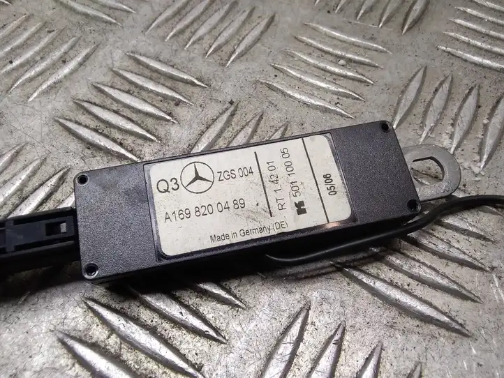 Mercedes-Benz B-class W245 (2005 - 2008) A1698200489 Усилитель антенны — фото 4
