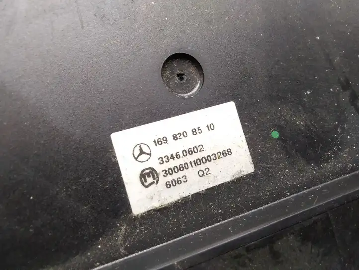 Mercedes-Benz B-class W245 (2005 - 2008) 1698208510 Включатель обогрева — фото 2