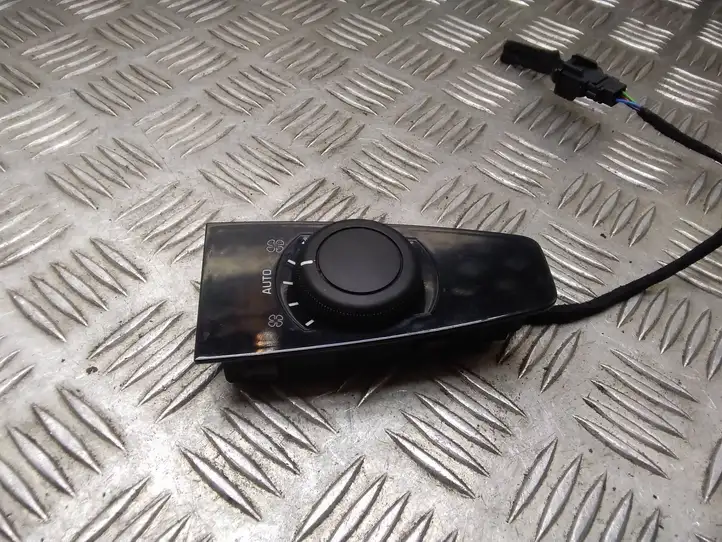 Citroen C4 I Picasso (2006 - 2013) 9659796977 Кнопка кондиционера — фото 1