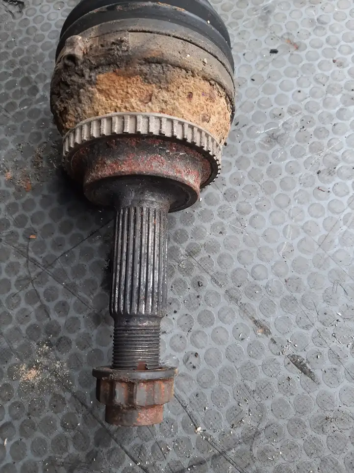 Toyota Corolla E120 E130 (2004 - 2007)   Передняя полуось