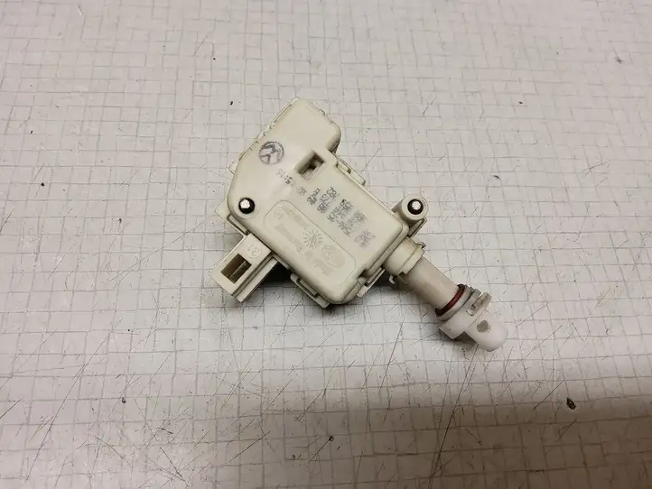 Volkswagen Bora (1998 - 2005)   Двигатель центрально замка