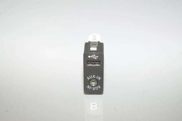 9237653 BMW 5 F10 F11 USB jungtis