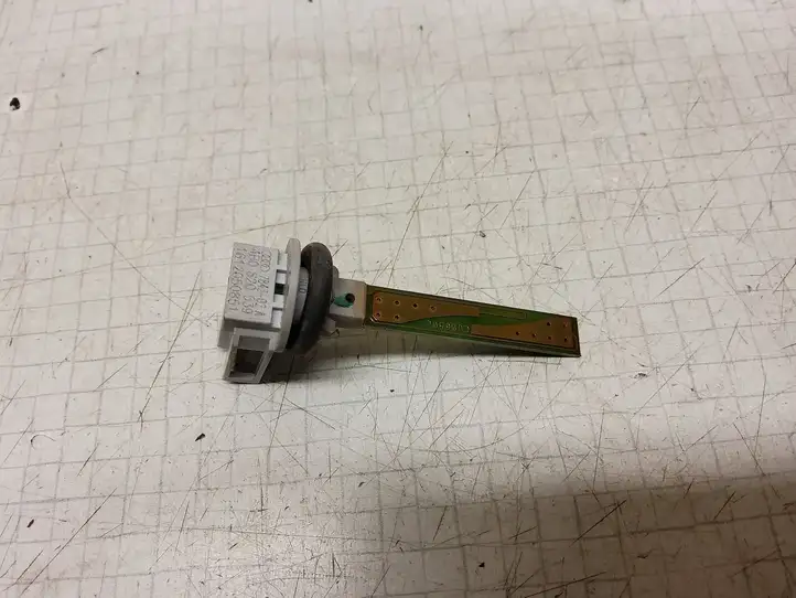 Volkswagen PASSAT B6 (2005 - 2010)  4B820539 Датчик температуры салона