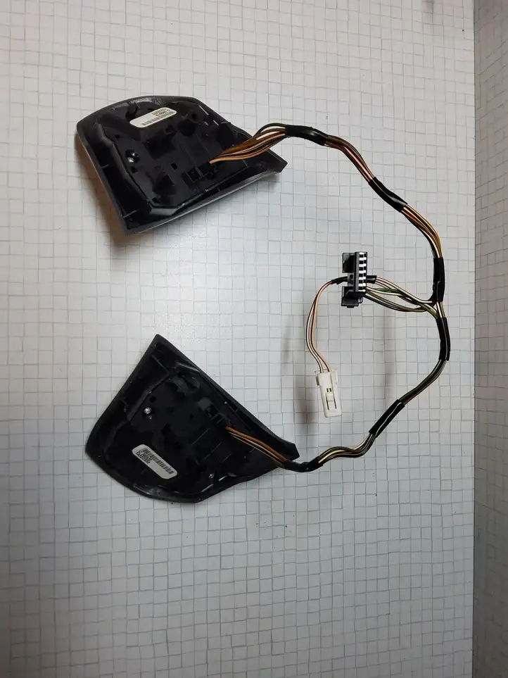 Opel Corsa D (2006 - 2010) 13222332 Кнопки на рулевом колесе — фото 3