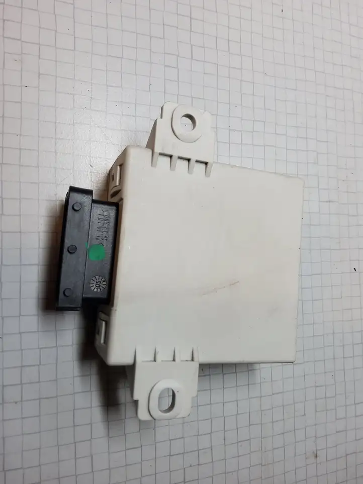 Toyota Avensis T250 (2003 - 2006)  PA66GF15 Другое реле