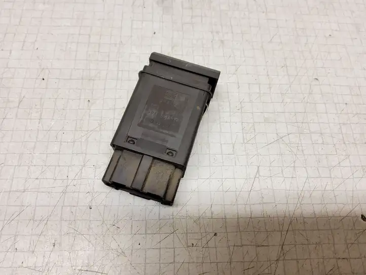 Nissan Primera (2001 - 2008) 6K0959621 Кнопка обогрева стекла — фото 3