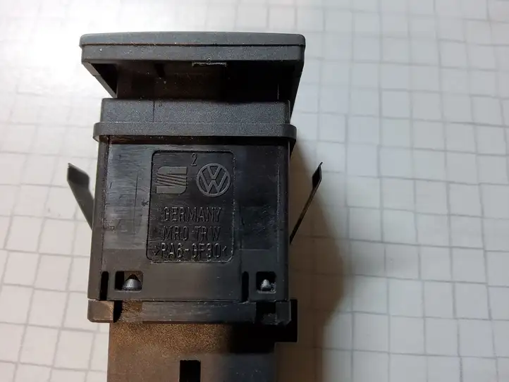 Volkswagen Transporter - Caravelle T5 (2003 - 2009) 7E0959621 Кнопка обогрева стекла — фото 3