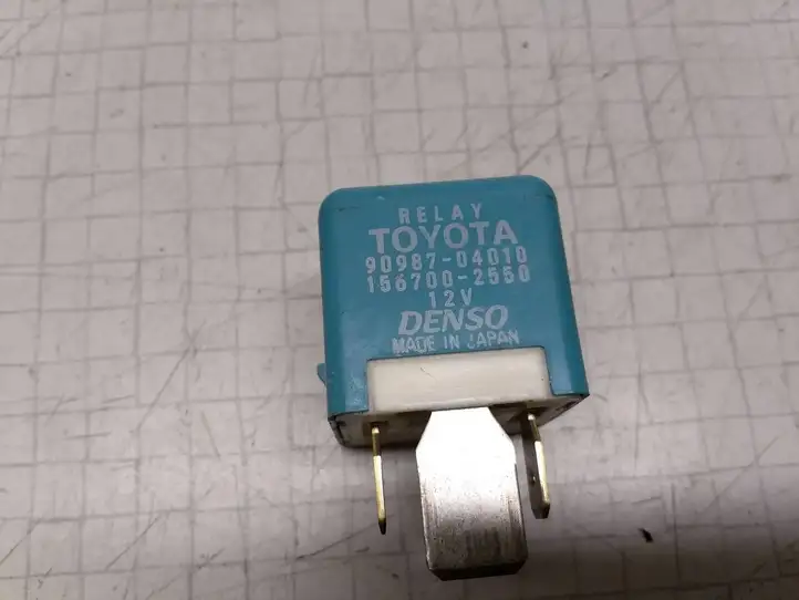 Toyota Corolla E120 E130 (2004 - 2007) 1567002550 Другое реле — фото 4