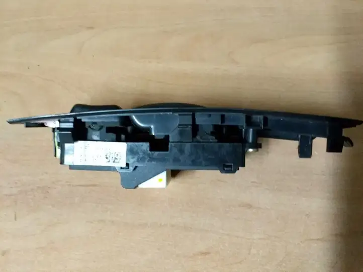 Toyota Corolla Verso E121 (2004 - 2007) 742320F020 Блок кнопок стеклоподъемников — фото 3