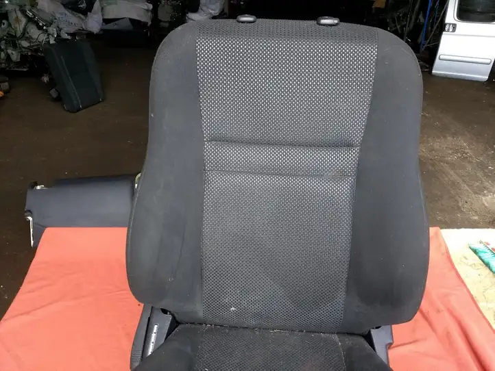 Toyota Avensis T250 (2003 - 2006) Переднее сиденье пассажира — фото 4