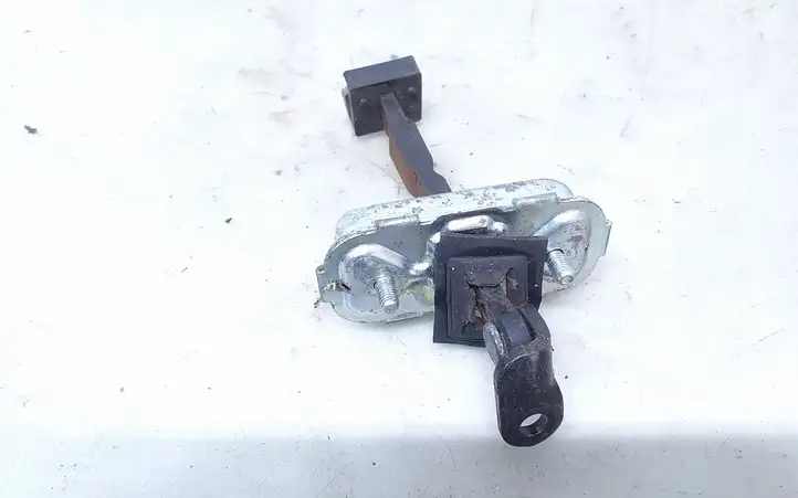 SsangYong Rexton (2007 - 2012)   Ограничитель открывания задней двери