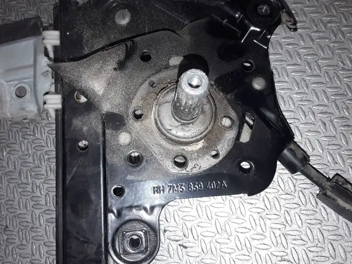 Volkswagen Sharan (2003 - 2010) 7M3839402A Механический стеклоподъемник задней двери — фото 2